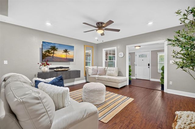 920 29TH STREET N, St Petersburg, FL 33713