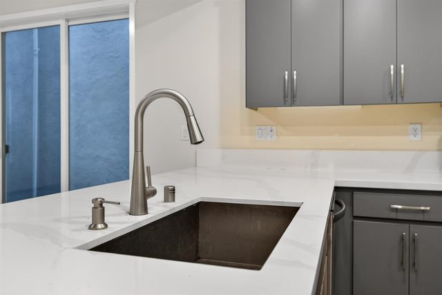 3209 Finch Ln, West Sacramento, CA 95691