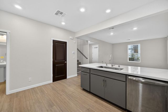 3209 Finch Ln, West Sacramento, CA 95691