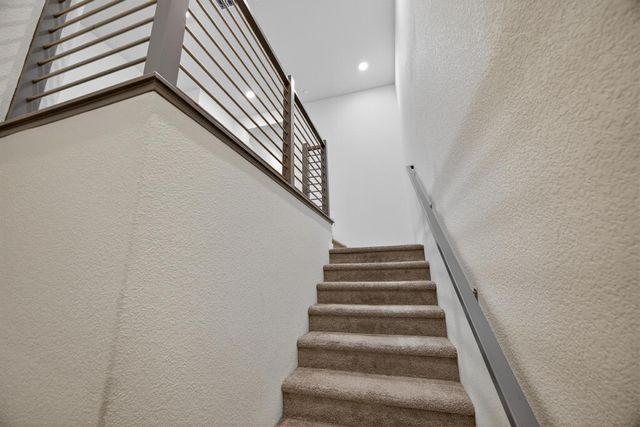 3209 Finch Ln, West Sacramento, CA 95691