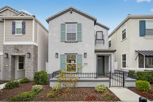 3209 Finch Ln, West Sacramento, CA 95691