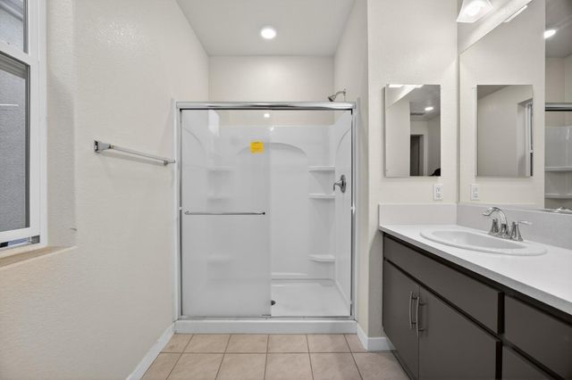 3209 Finch Ln, West Sacramento, CA 95691