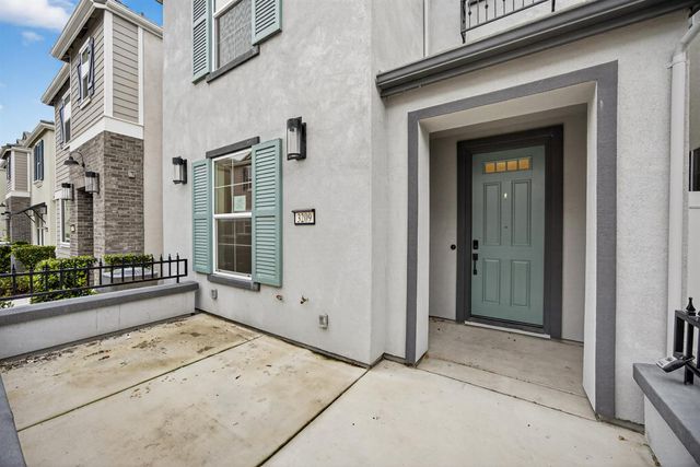 3209 Finch Ln, West Sacramento, CA 95691