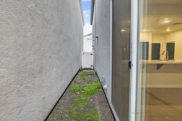 3209 Finch Ln, West Sacramento, CA 95691