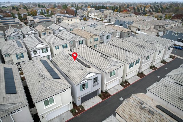 3209 Finch Ln, West Sacramento, CA 95691