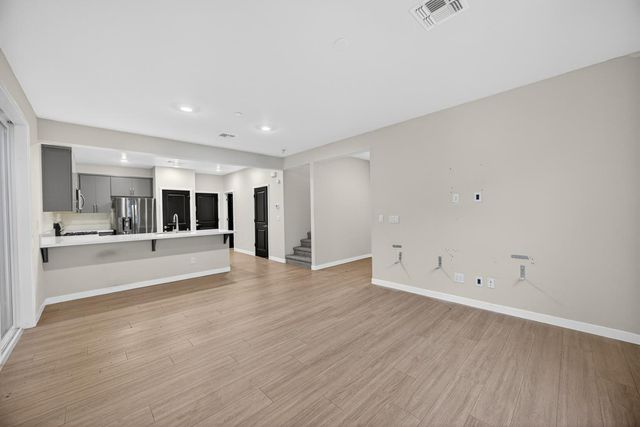 3209 Finch Ln, West Sacramento, CA 95691