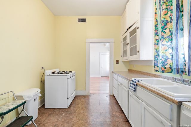 515 W WOODLAWN AVE, San Antonio, TX 78212