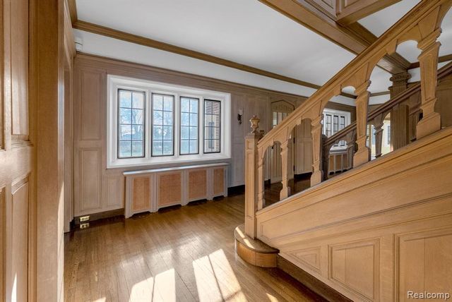 16761 E Jefferson Avenue, Grosse Pointe, MI 48230