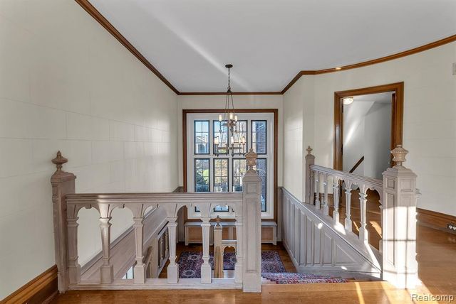 16761 E Jefferson Avenue, Grosse Pointe, MI 48230