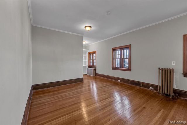 16761 E Jefferson Avenue, Grosse Pointe, MI 48230