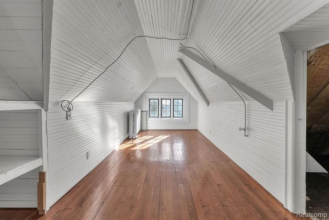 16761 E Jefferson Avenue, Grosse Pointe, MI 48230