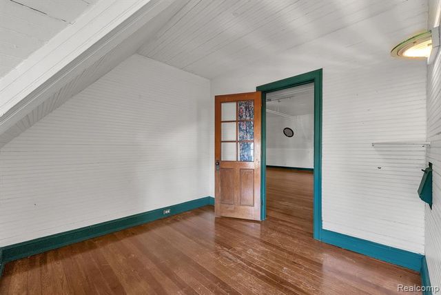 16761 E Jefferson Avenue, Grosse Pointe, MI 48230