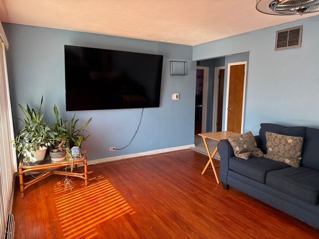 10842 Claridge Avenue, Westchester, IL 60154