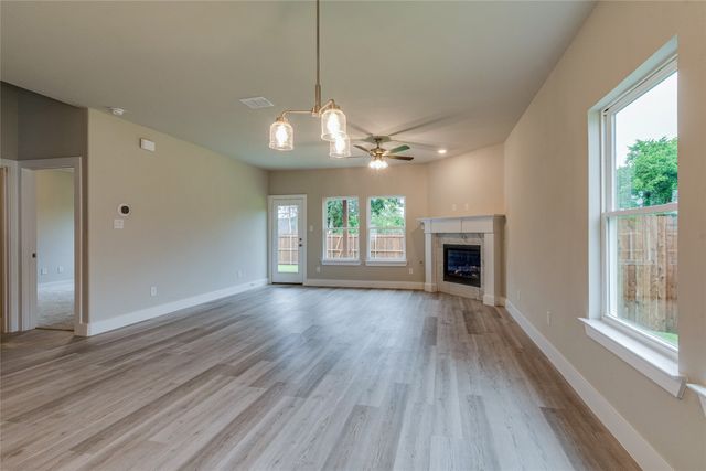 602 Kyle Drive, Tioga, TX 76271