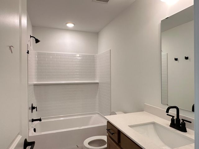 1652 Lund Way, Shakopee, MN 55379