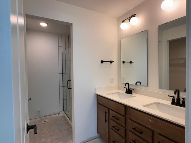 1652 Lund Way, Shakopee, MN 55379