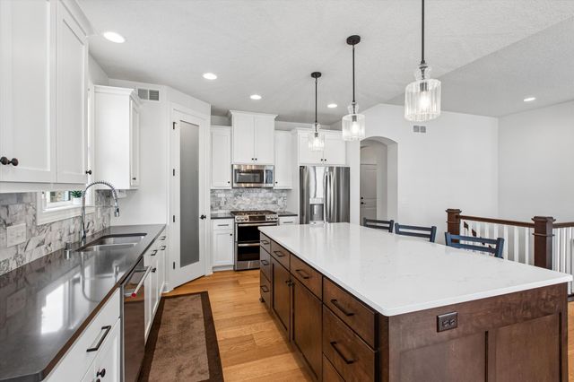 16283 Durango Trail, Lakeville, MN 55044