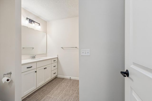 16283 Durango Trail, Lakeville, MN 55044