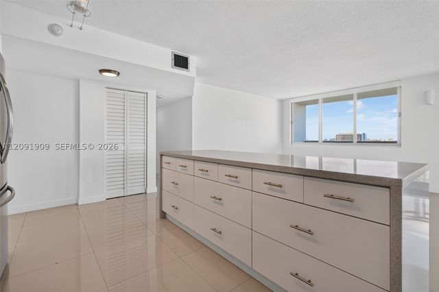 7135 Collins Ave 805, Miami Beach, FL 33141