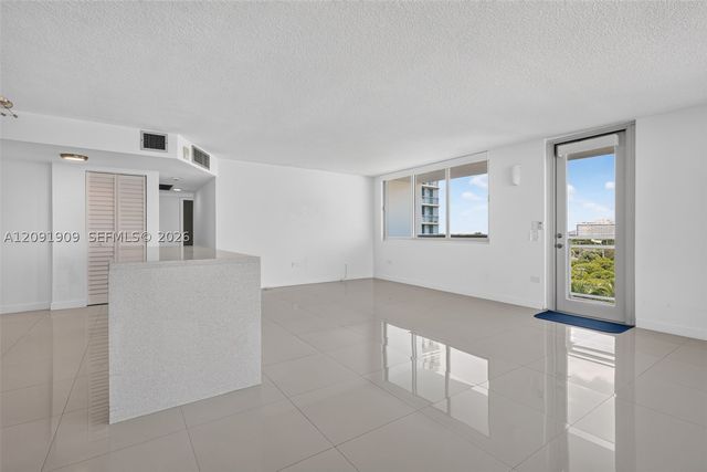 7135 Collins Ave 805, Miami Beach, FL 33141