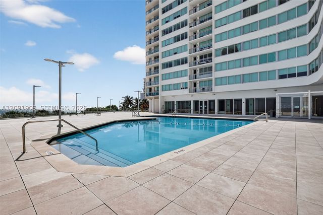 7135 Collins Ave 805, Miami Beach, FL 33141