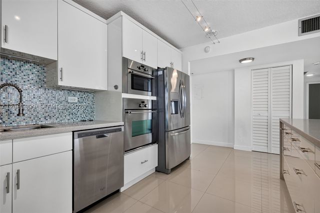 7135 Collins Ave 805, Miami Beach, FL 33141
