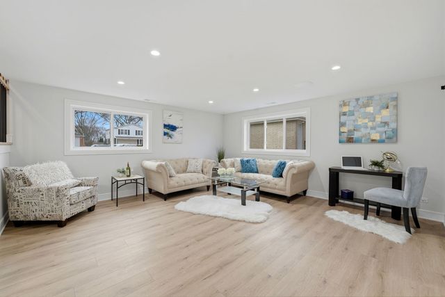 3509 Lawson Road, Glenview, IL 60026