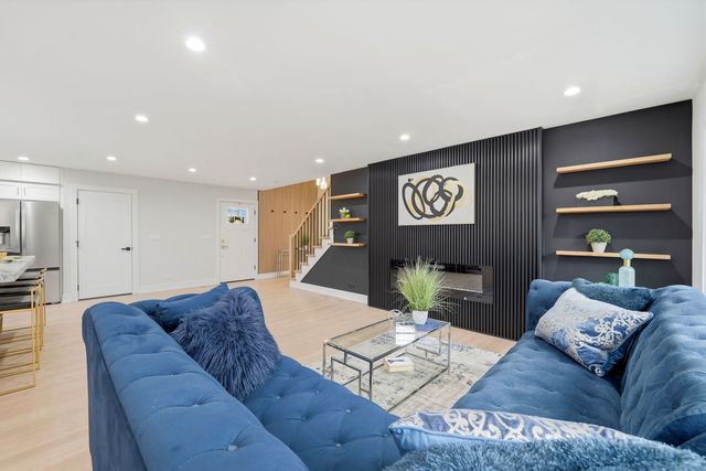 3509 Lawson Road, Glenview, IL 60026