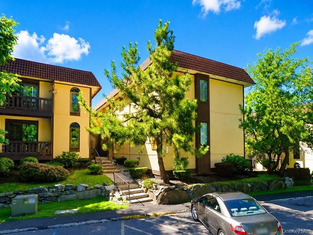 3 Granada Crescent 2, White Plains, NY 10603