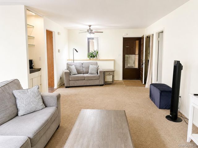 3 Granada Crescent 2, White Plains, NY 10603