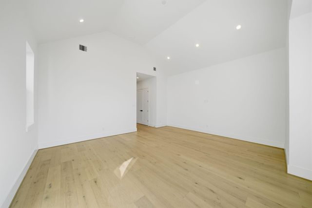 1324 Lawrence Street, Houston, TX 77008