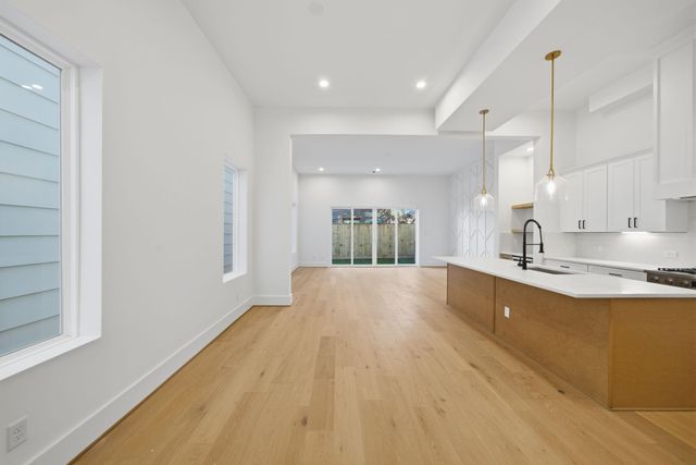 1324 Lawrence Street, Houston, TX 77008