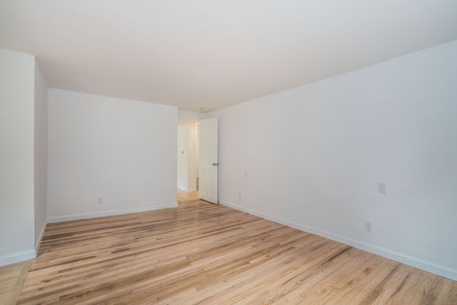 14 Main St Extension, Simsbury, CT 06081