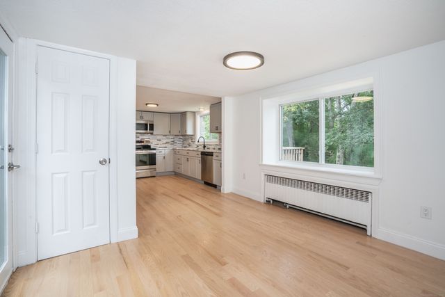 14 Main St Extension, Simsbury, CT 06081