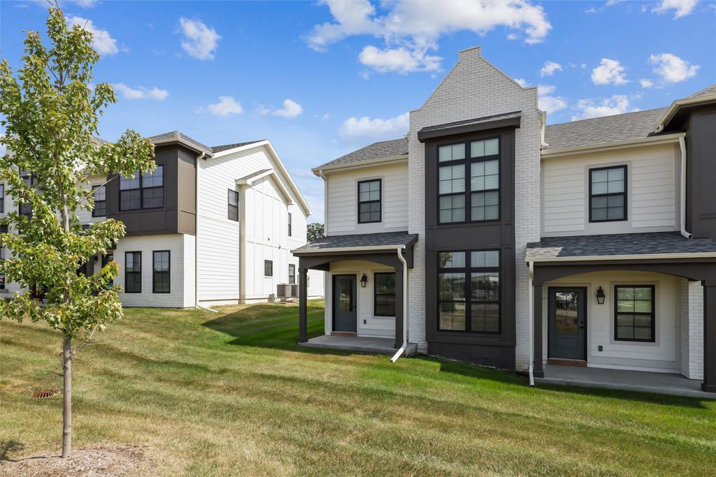 14136 Wilden Drive, Urbandale, IA 50323