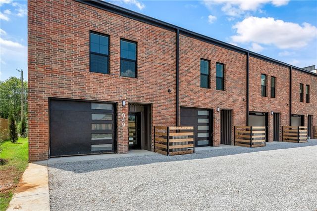 949 SE 10th Street, Bentonville, AR 72712