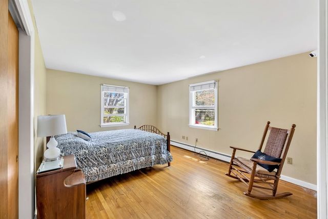 34 S Main St, Dennis, MA 02670
