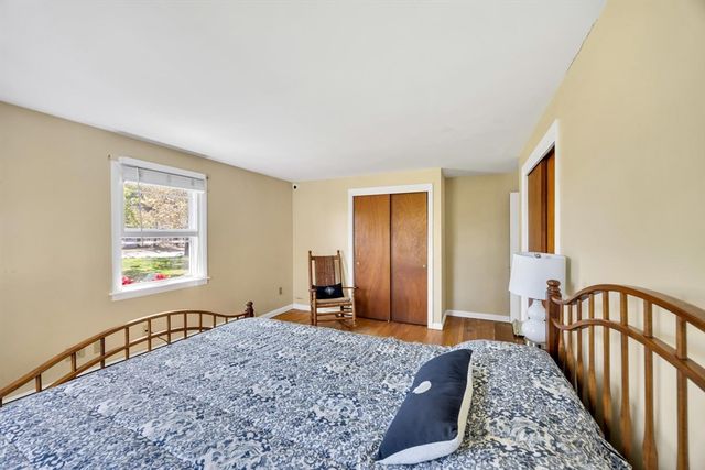 34 S Main St, Dennis, MA 02670