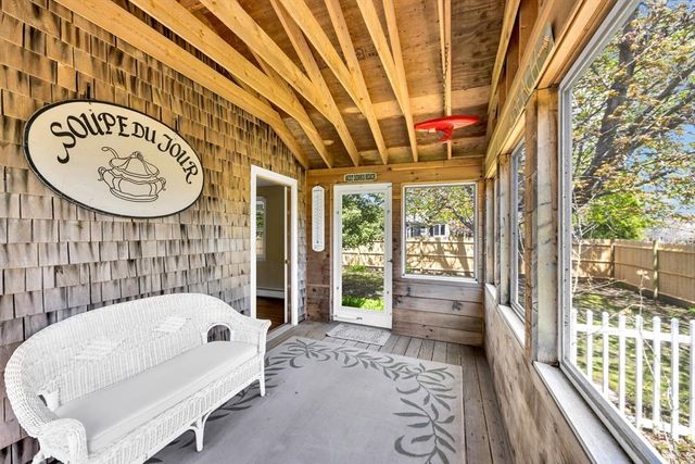 34 S Main St, Dennis, MA 02670