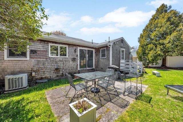34 S Main St, Dennis, MA 02670