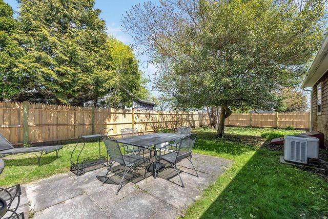 34 S Main St, Dennis, MA 02670