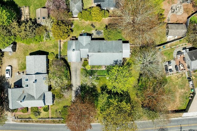 34 S Main St, Dennis, MA 02670