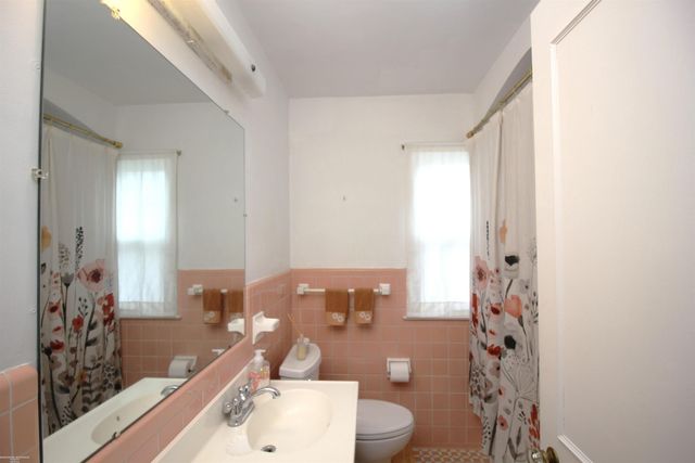 22614 Colony Street, Saint Clair Shores, MI 48080