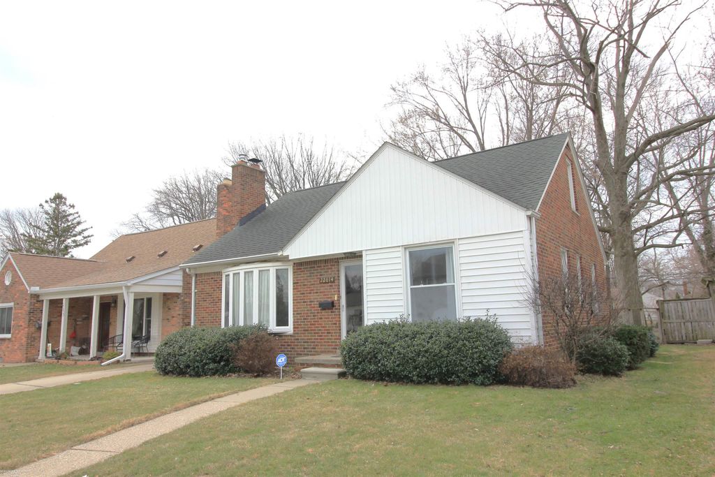 22614 Colony Street, Saint Clair Shores, MI 48080