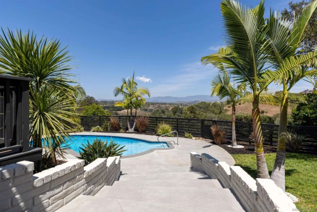 521 Rancho Camino, Fallbrook, CA 92028