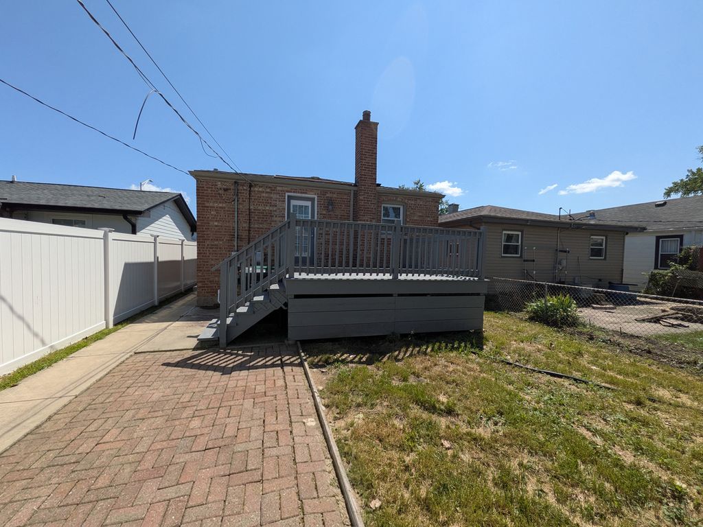 8636 Massasoit Avenue, Burbank, IL 60459 — photo 2