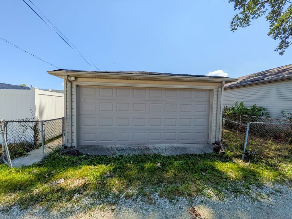 8636 Massasoit Avenue, Burbank, IL 60459 — photo 3