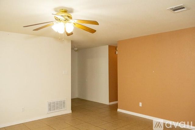 1613 Apollo CIR, Round Rock, TX 78664