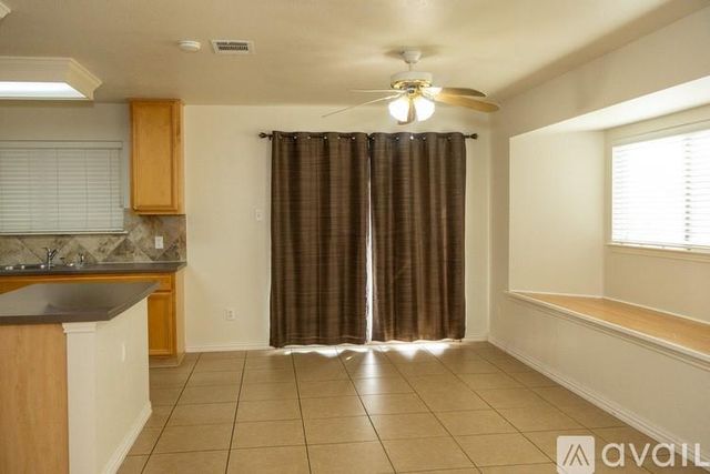 1613 Apollo CIR, Round Rock, TX 78664