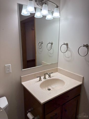 2232 Mossy Grove, Hamilton, OH 45013